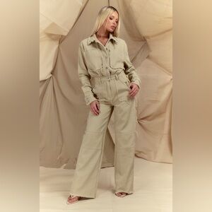 Pretty Little Thing Tan Denim Cargo Jumpsuit Long Sleeve Size US2, EUC
